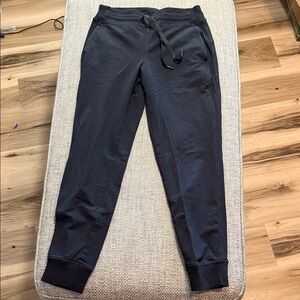 Lululemon‎ Joggers Tapered Soft Black sz6
